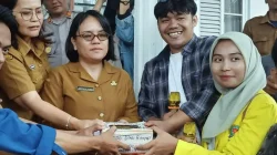 Aliansi Mahasiswa Simalungun dan BEM SI gelar aksi unjuk rasa tuntut transparansi APBD 2026 di depan Gedung DPRD.
