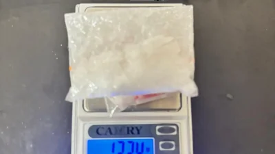 Barang bukti sabu seberat 13,34 gram, uang tunai, dan ponsel hasil tangkapan Polres Simalungun di Tapian Dolok.