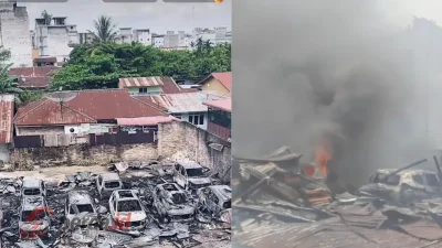 Penampakan belasan mobil hangus terbakar di gudang Jalan Sisingamangaraja Kisaran Asahan.