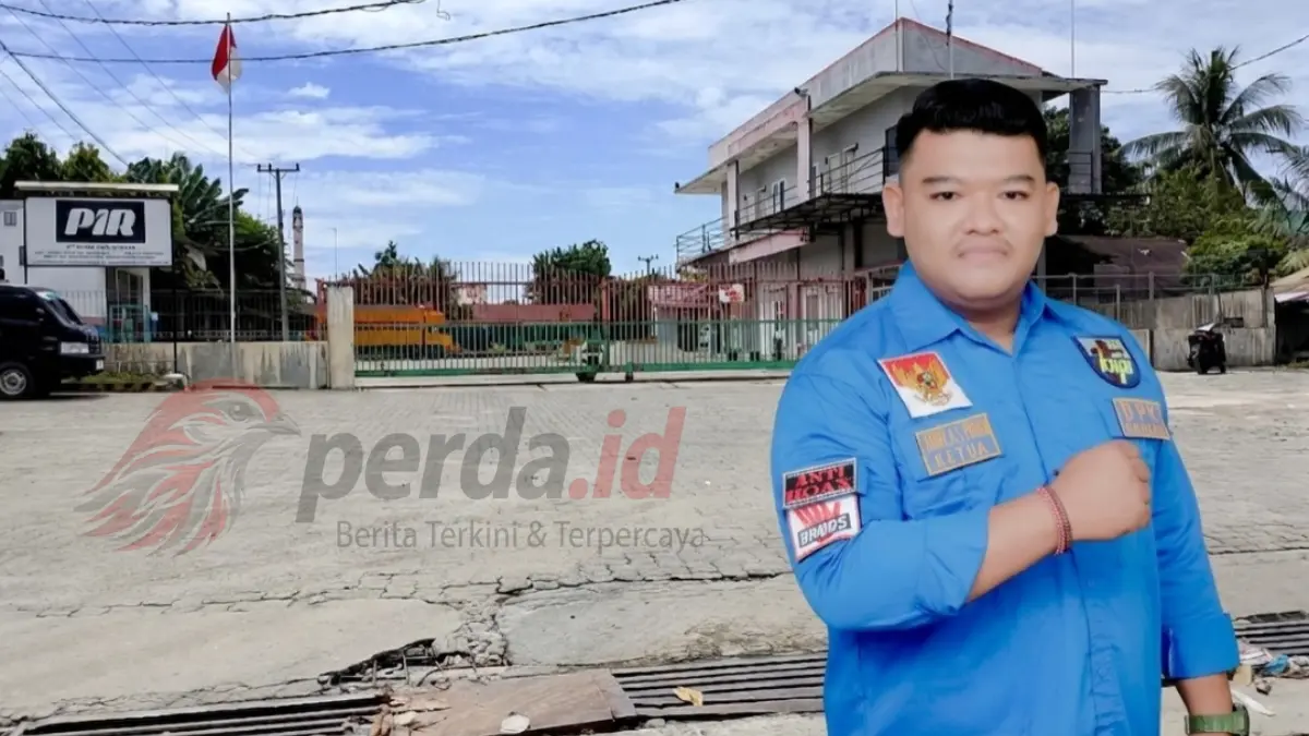 Ketua KNPI Kecamatan Bandar Jhody Purba mendesak penutupan PT Prima Indo Rubber terkait dugaan izin ilegal dan pencemaran limbah.