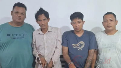 Polisi mengamankan barang bukti sabu 2,69 gram dan tersangka pengedar narkoba di Polsek Bandar Huluan, Simalungun.