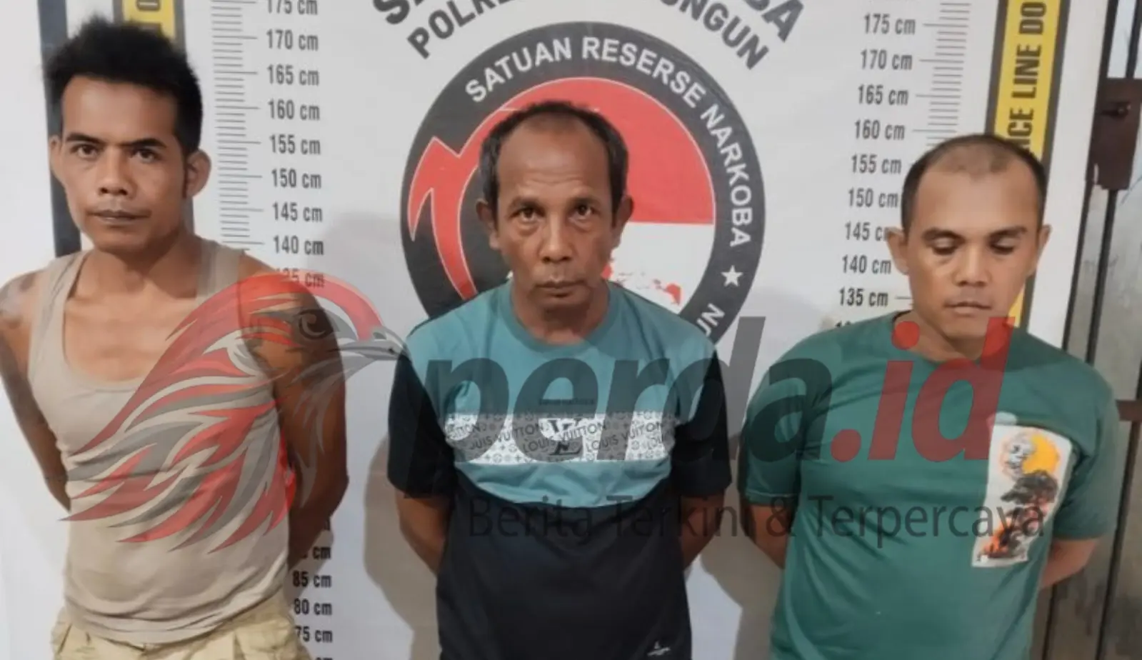 Polisi dari Sat Narkoba Polres Simalungun mengamankan tiga tersangka pengedar sabu di Bosar Maligas dengan barang bukti 10,67 gram sabu